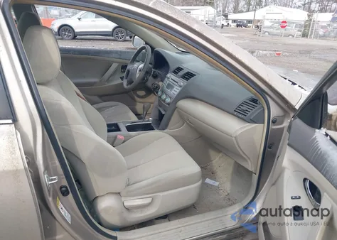 2009 Toyota Camry Le z USA, uszkodzony, nr VIN 4T1BE46K09U803855